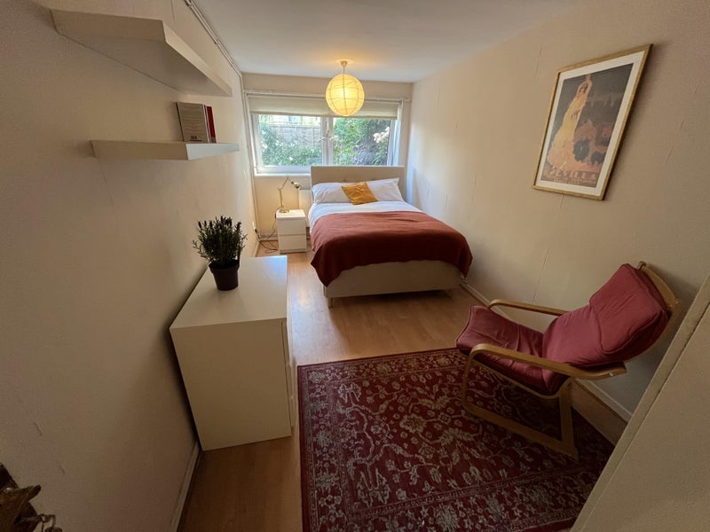 Room Mansfield Road in Greater London