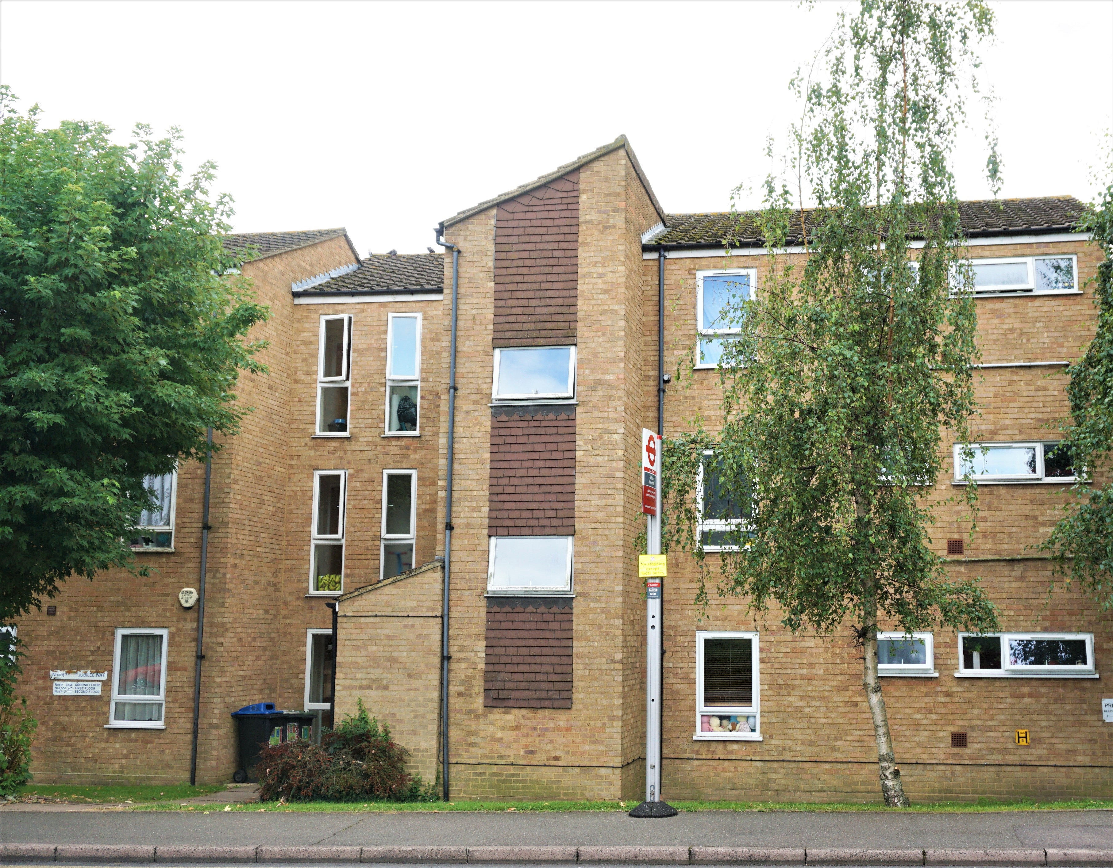 Flat Manor Road in Greater London