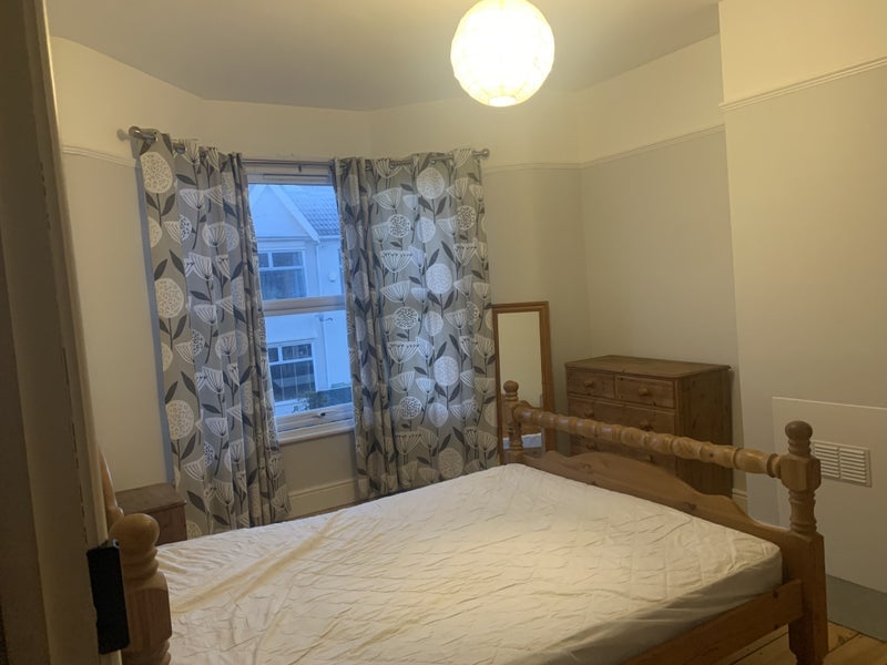 Room Brentry Road in Bristol