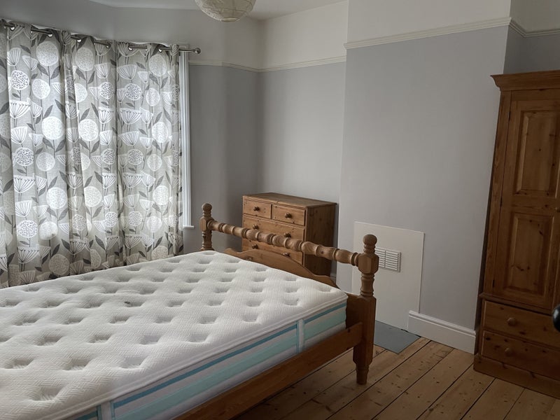 Room Brentry Road in Bristol