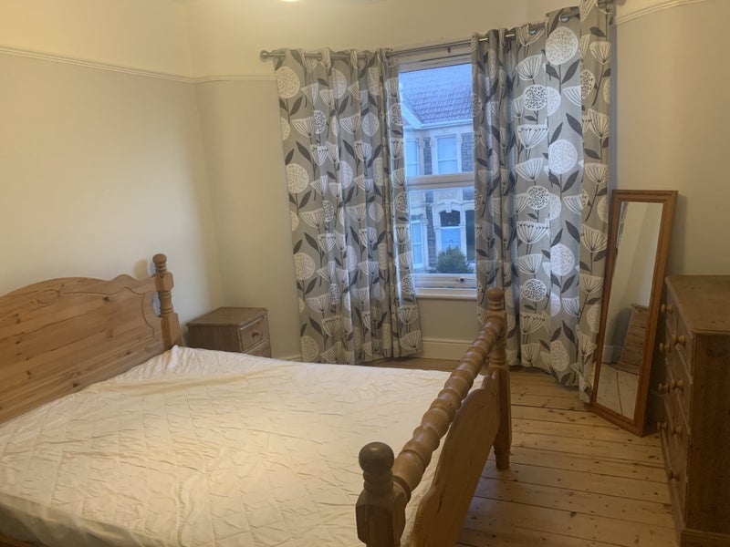 Room Brentry Road in Bristol
