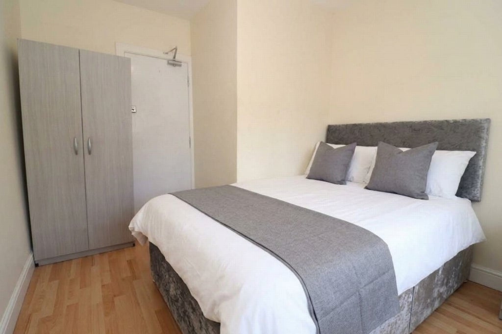 Room Globe Road in Greater London