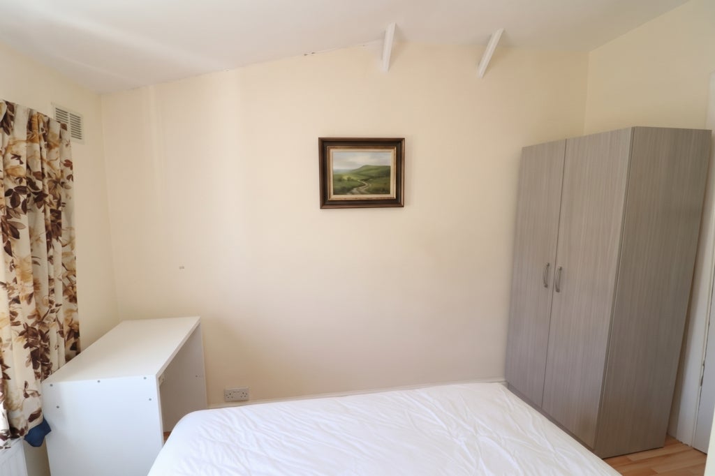 Room Globe Road in Greater London