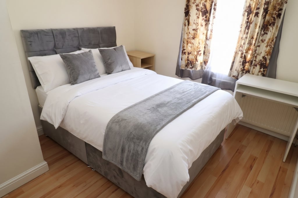 Room Globe Road in Greater London