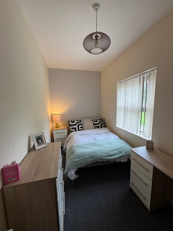 Room Richmond Grove in Manchester