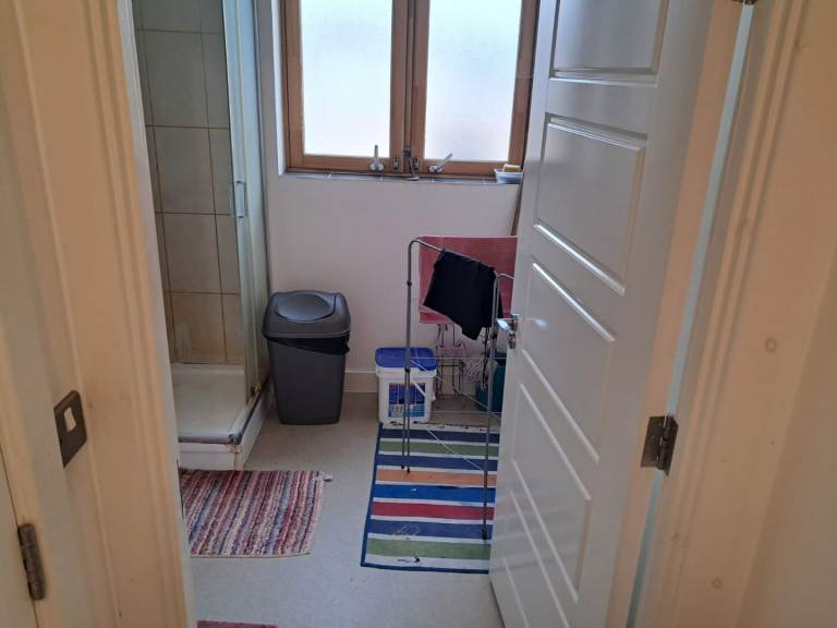 Room Baynes Crescent in Greater London