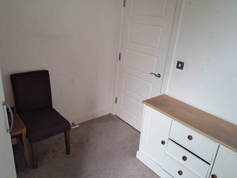 Room Baynes Crescent in Greater London
