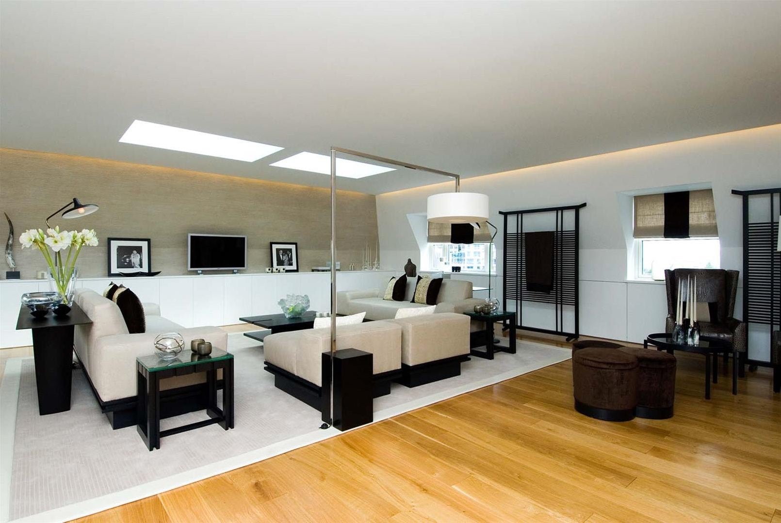 Flat Finchley Road in Greater London