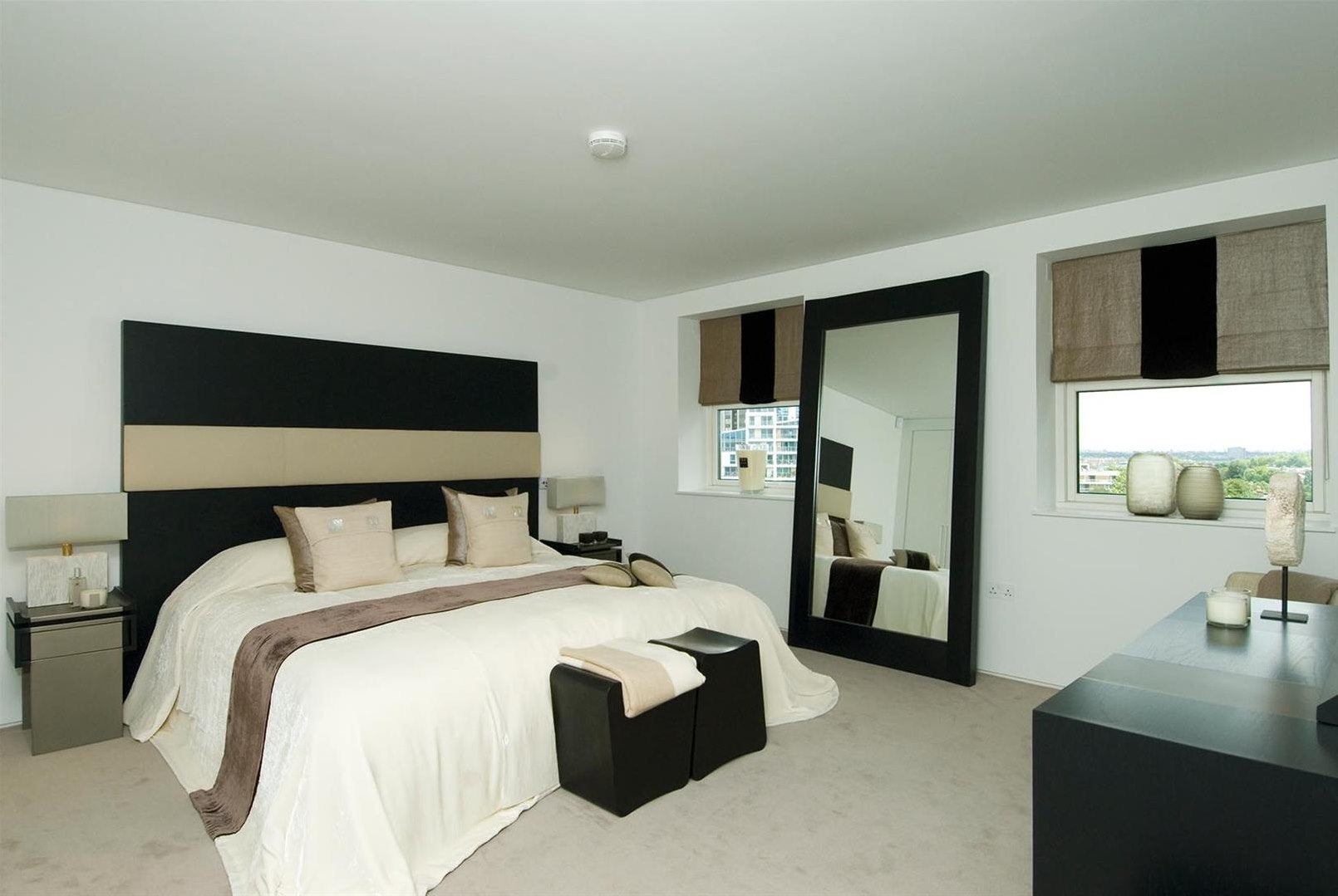 Flat Finchley Road in Greater London