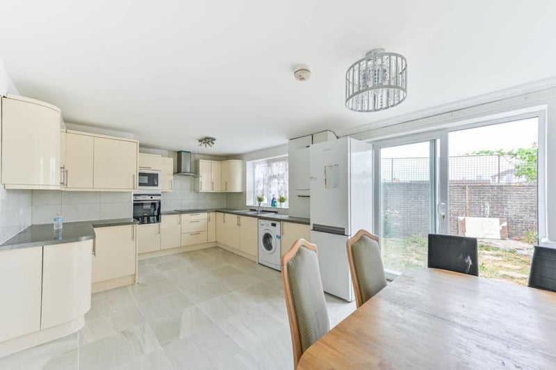 Room Rawstone Walk in Greater London