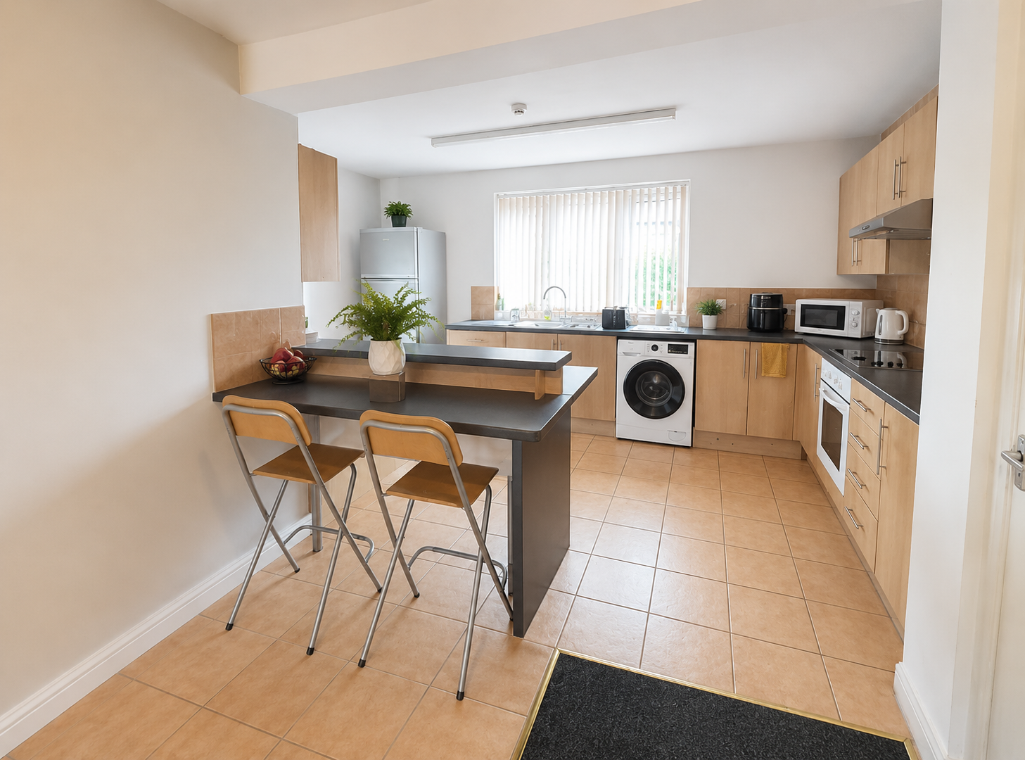 Flat Highbury Close in Leeds