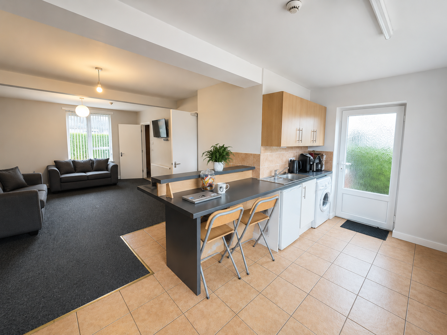 Flat Highbury Close in Leeds