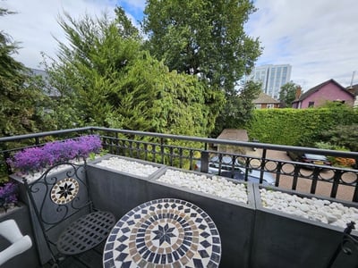 Flat Bonham Gate in Elmbridge