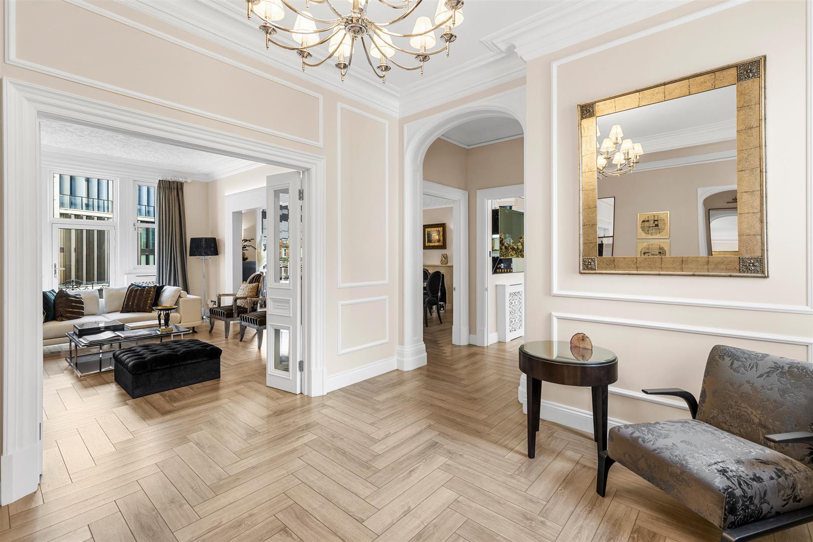 Flat Knightsbridge in City of Westminster