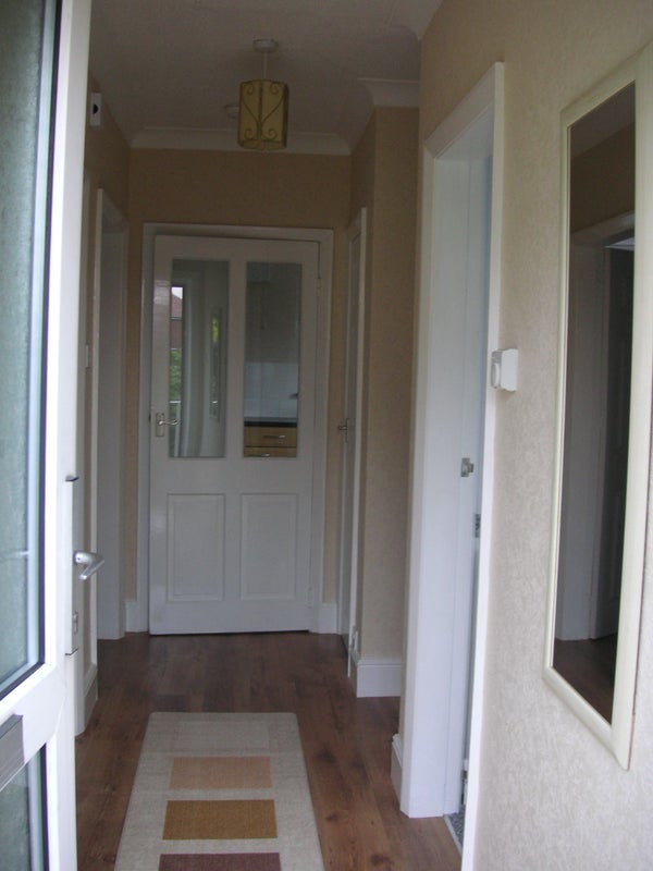 Room King Edward Crescent in Leeds