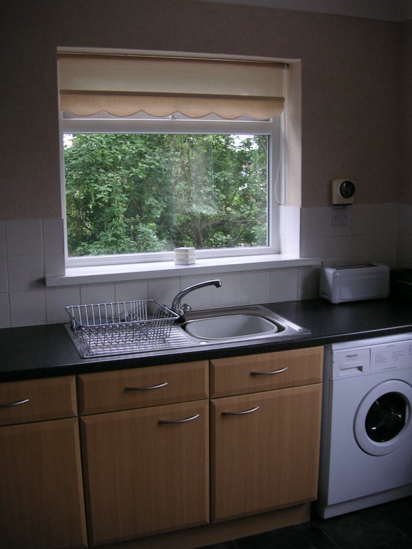 Room King Edward Crescent in Leeds