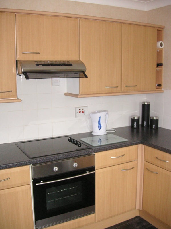Room King Edward Crescent in Leeds
