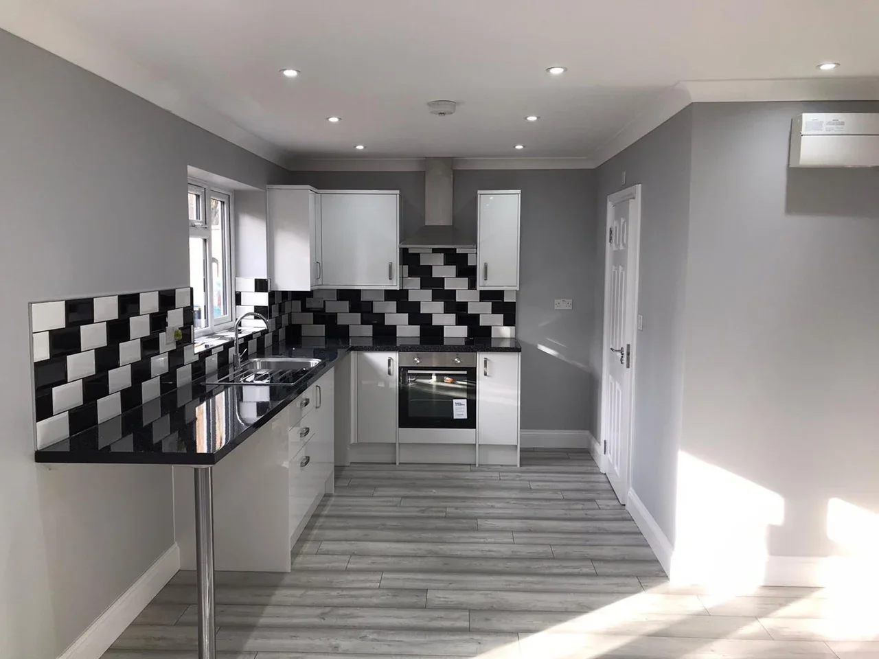 Room Hawthorne Crescent in Slough