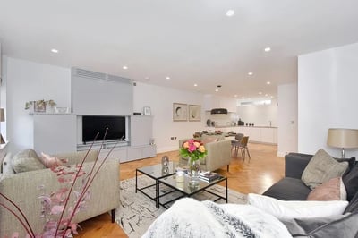 Flat Albemarle Street in City of Westminster