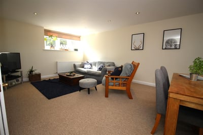 Flat Millbrook Lane in Bath