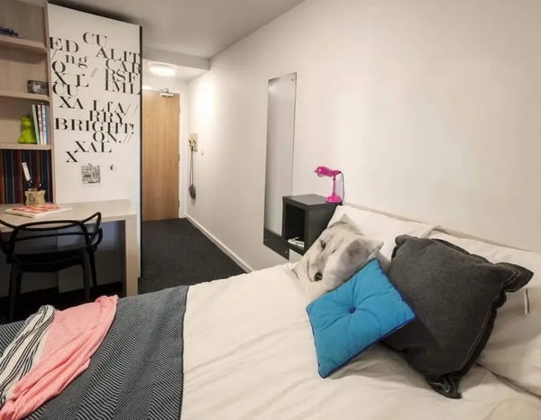 Room Heber Street in Newcastle upon Tyne