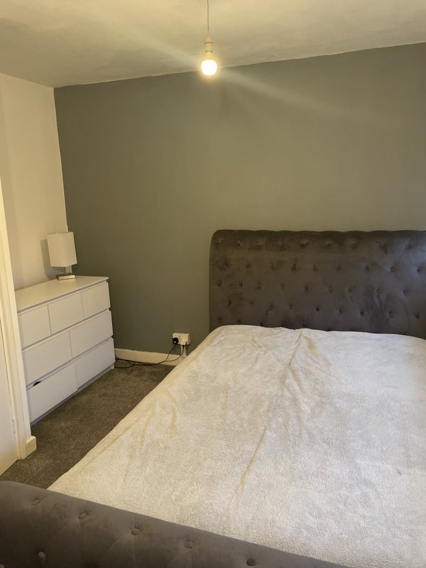 Room Angell Road in Greater London