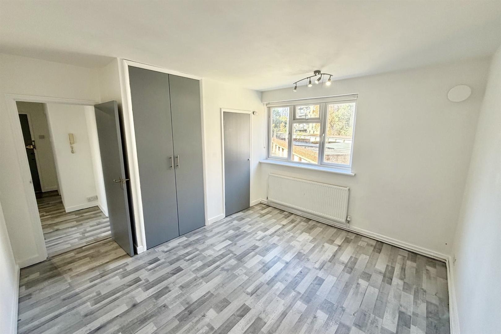 Flat Gayton Road in Greater London