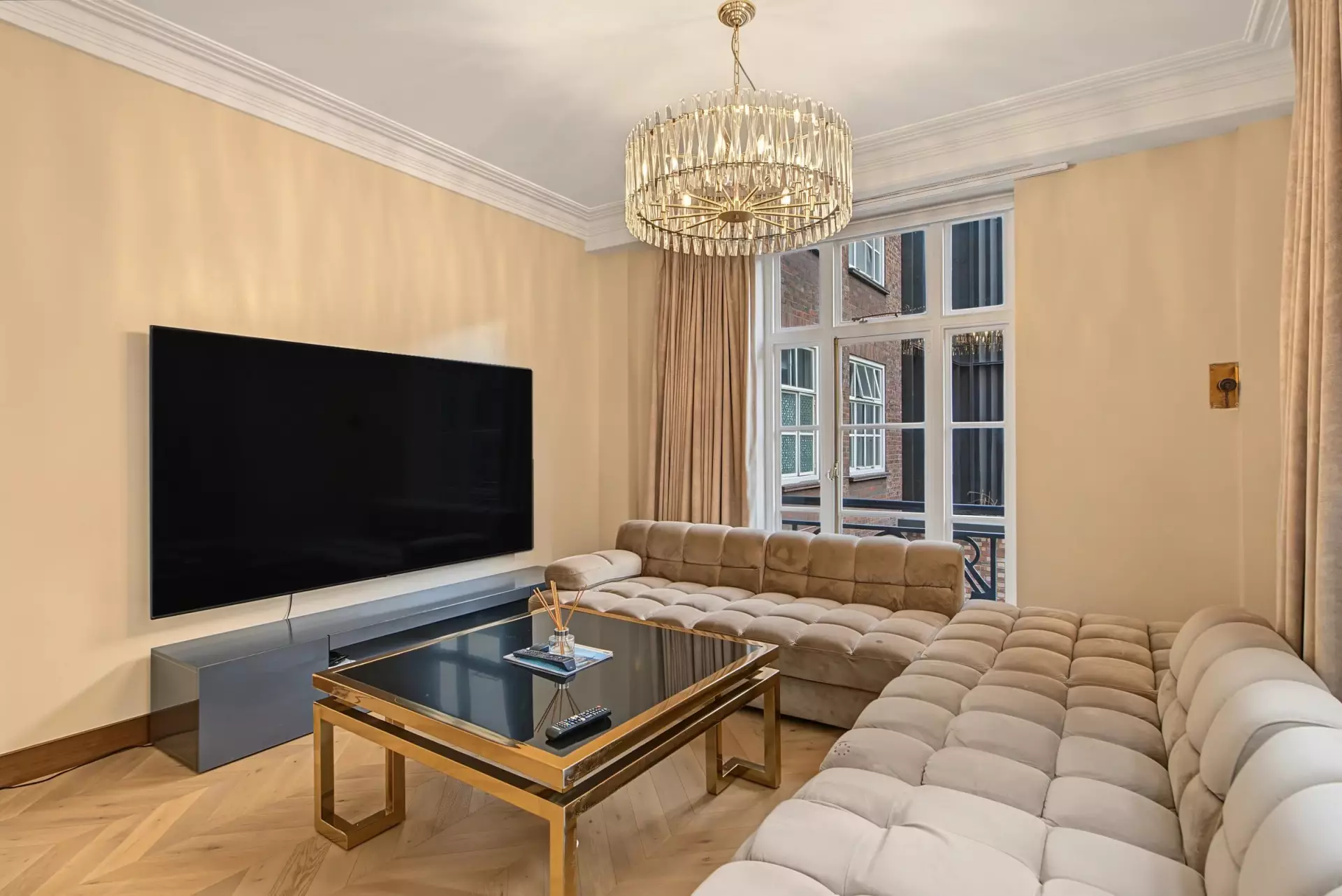 Flat Hertford Street in City of Westminster