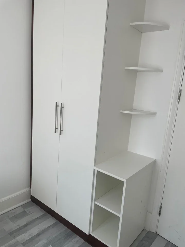 Room Queen's Avenue in Greater London