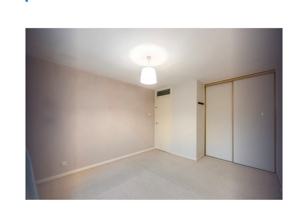 Flat Coombe Road in Greater London