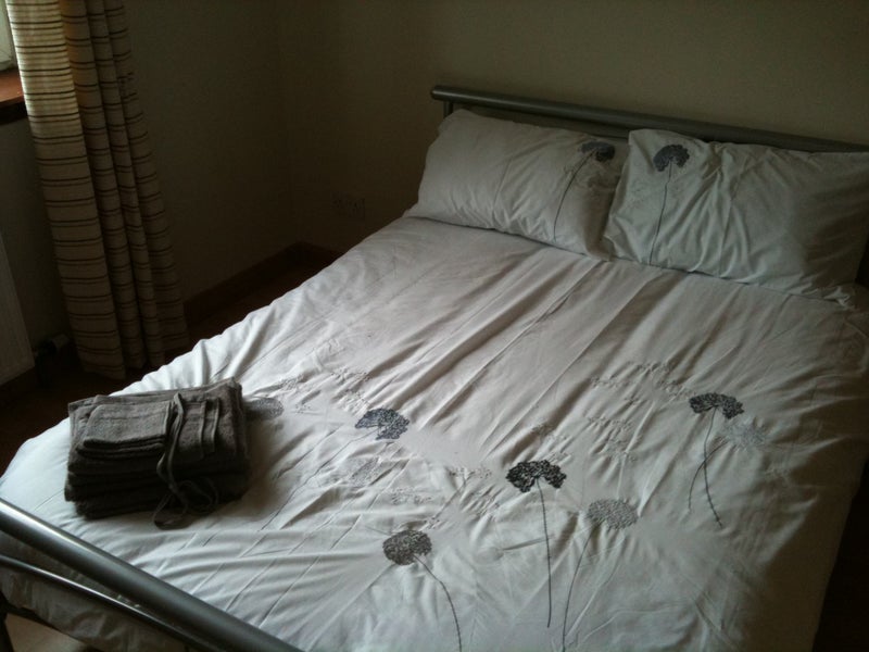 Room Thornwood Road in Glasgow