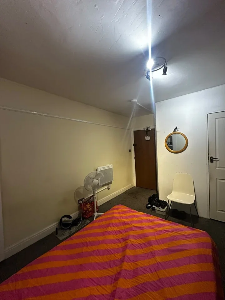 Flat Alexandra Avenue in Greater London