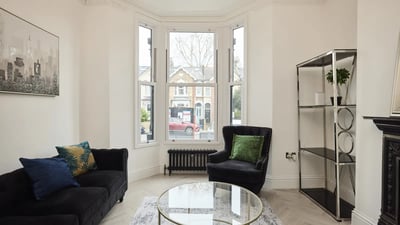 Flat Portobello Road in Greater London