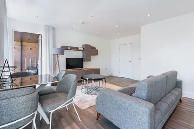 Flat Lismore Boulevard in Greater London