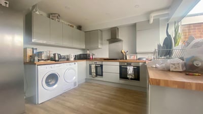Room Hexby Close in Coventry