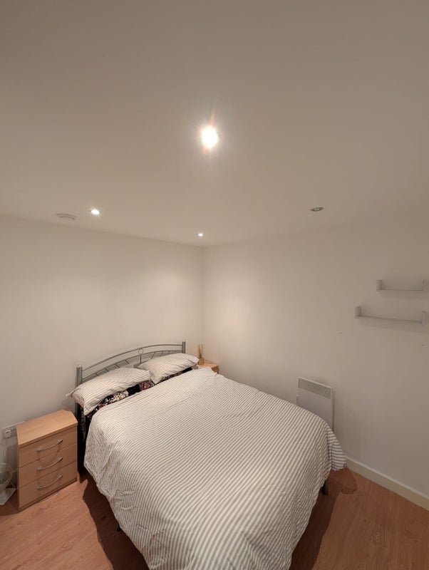 Room Chapel Street in Salford