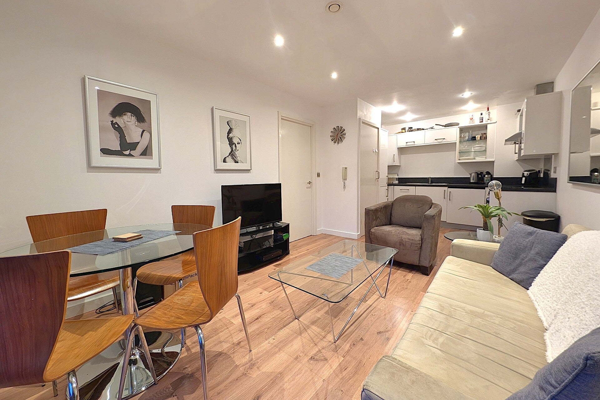 Flat Woodholm Road in Sheffield