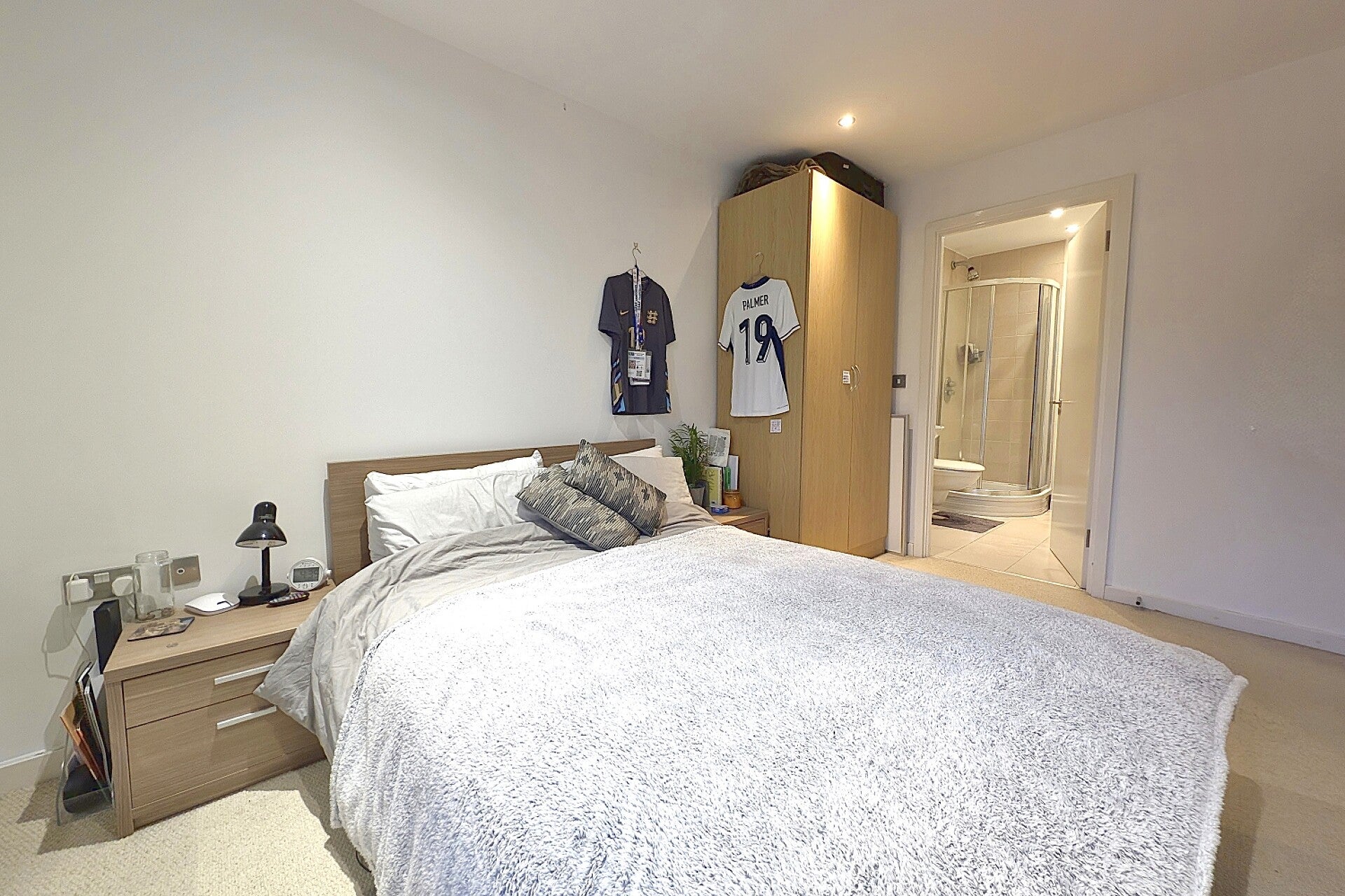 Flat Woodholm Road in Sheffield
