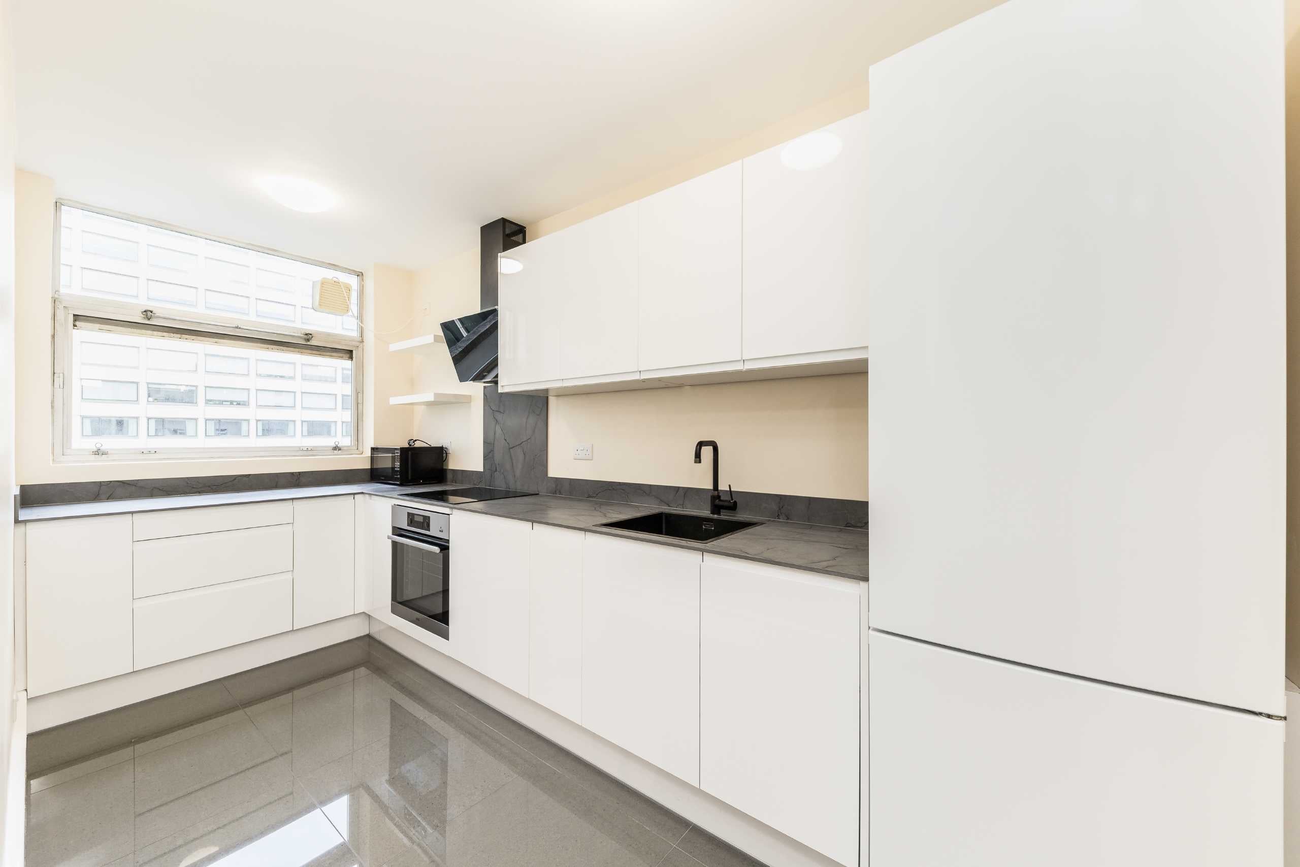 Flat Upper Ground in Greater London