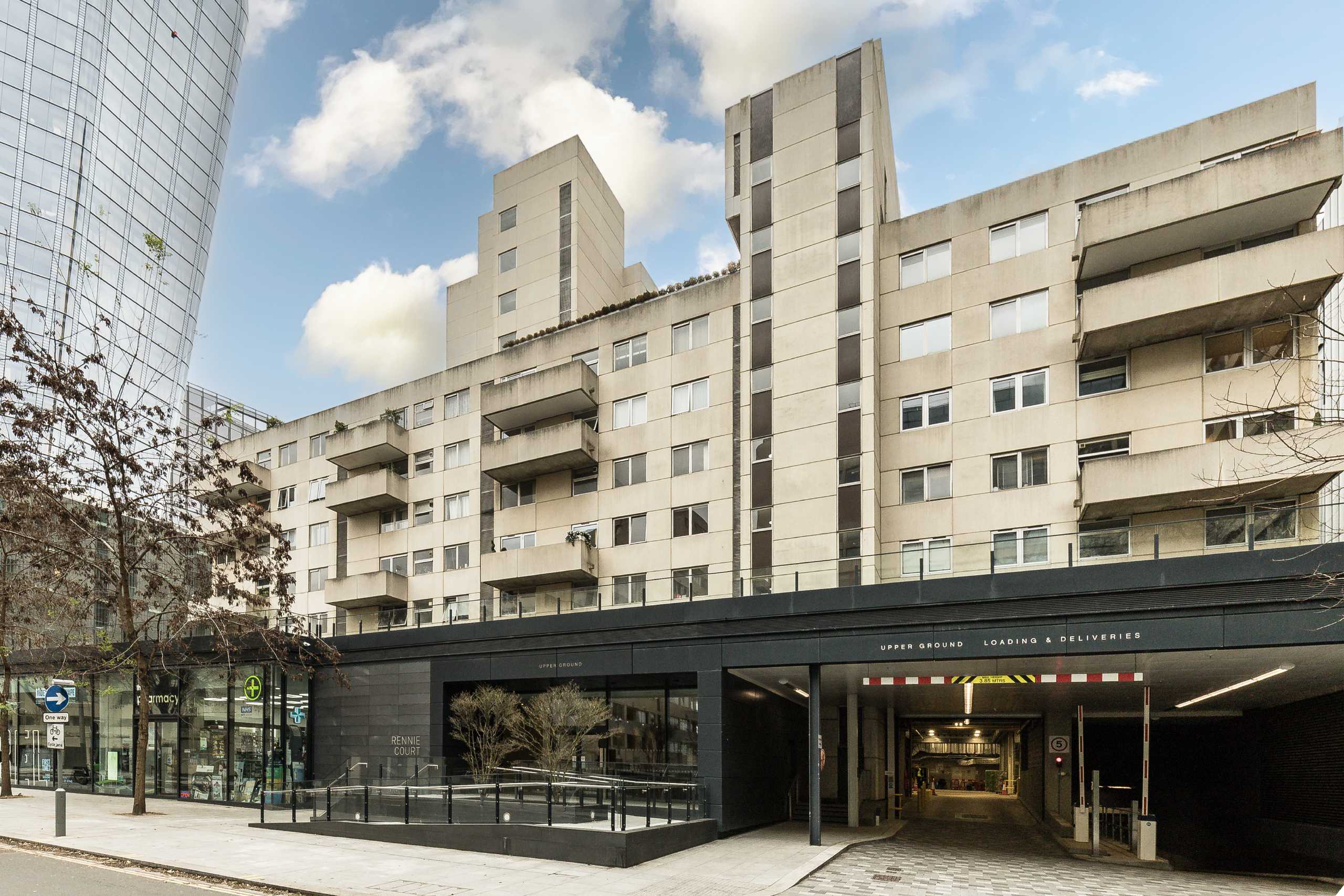 Flat Upper Ground in Greater London