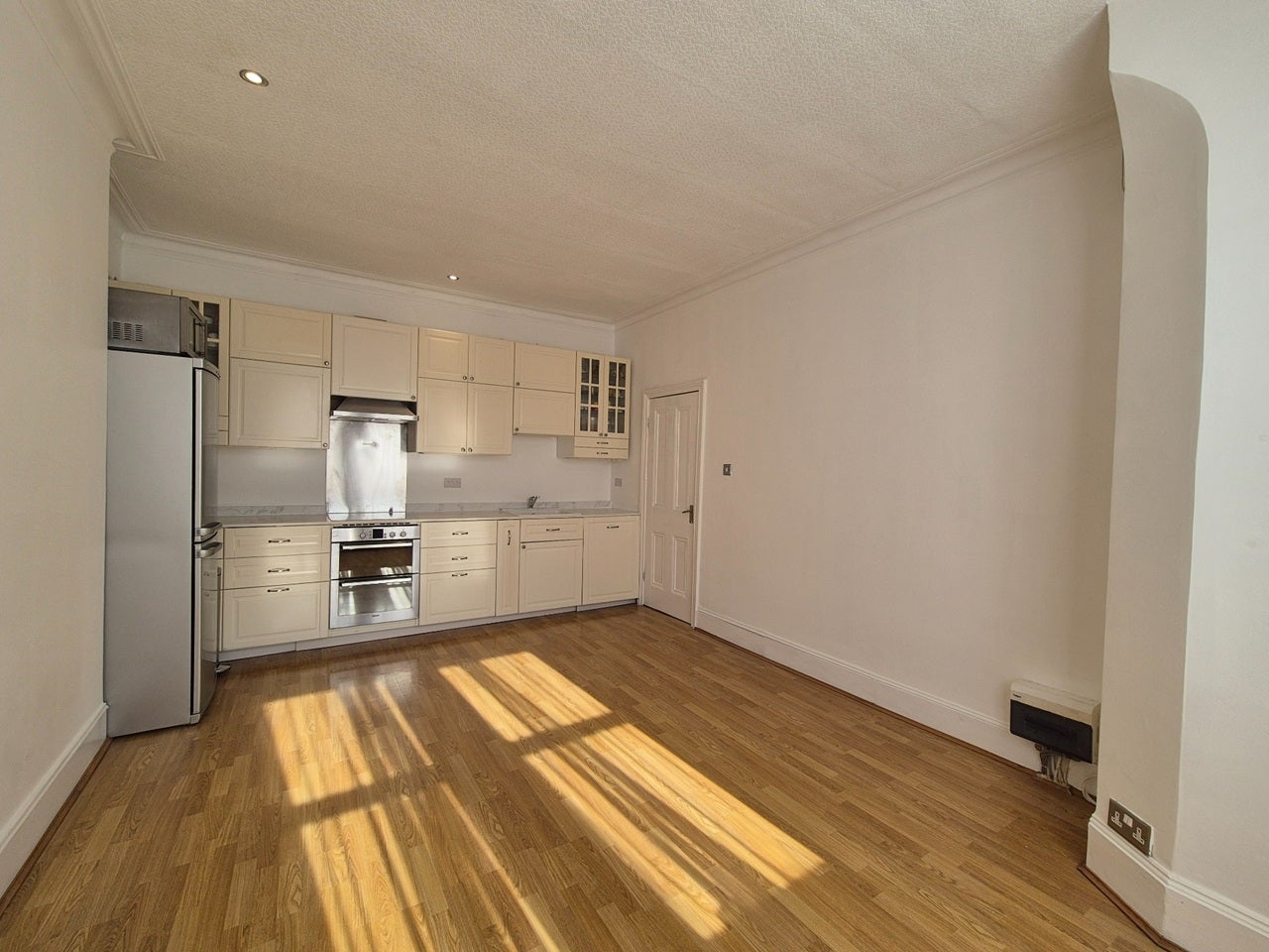 Flat Woodside in Greater London
