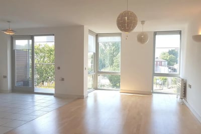 Flat Hunt Close in Greater London