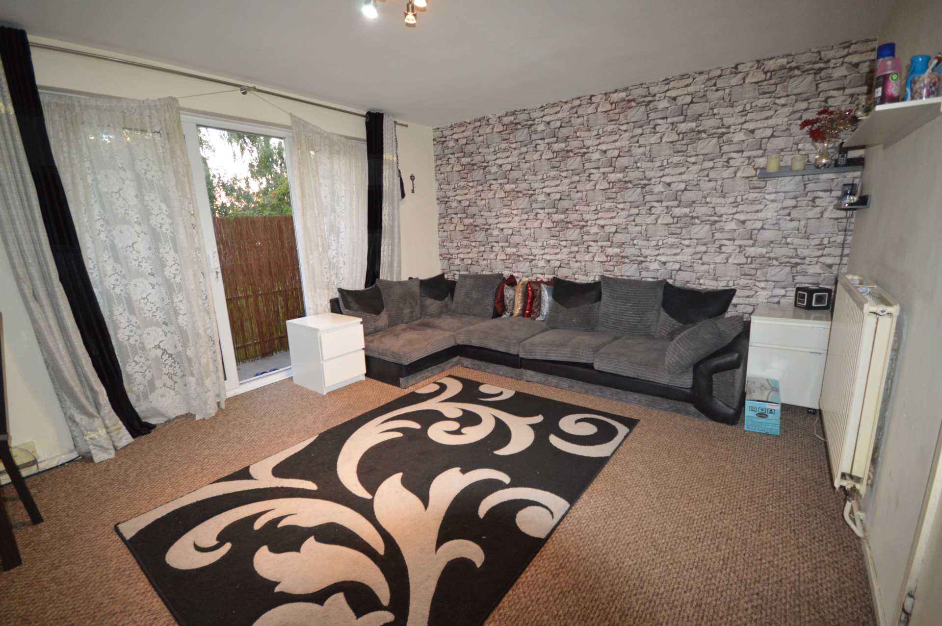 Flat Addison Way in Greater London