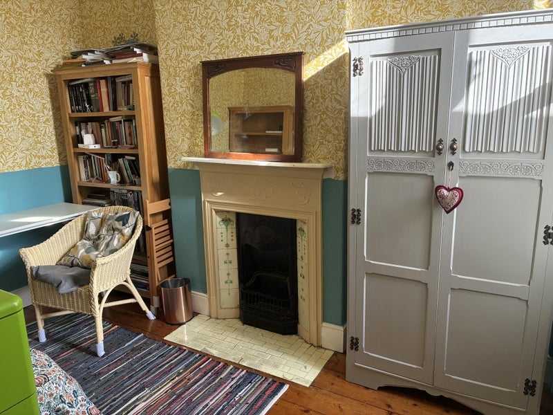 Room Roath Court Place in Cardiff