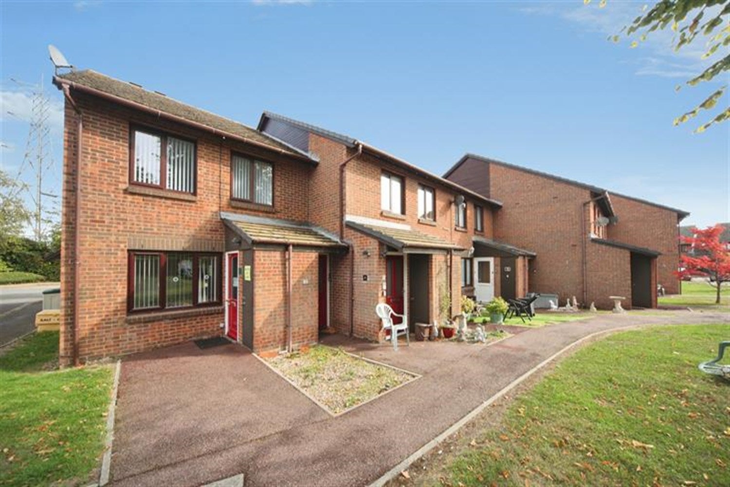 Flat Oak Close in Dunstable