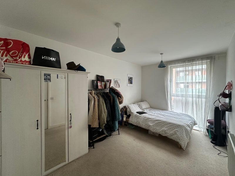 Room Bathurst Square in Greater London