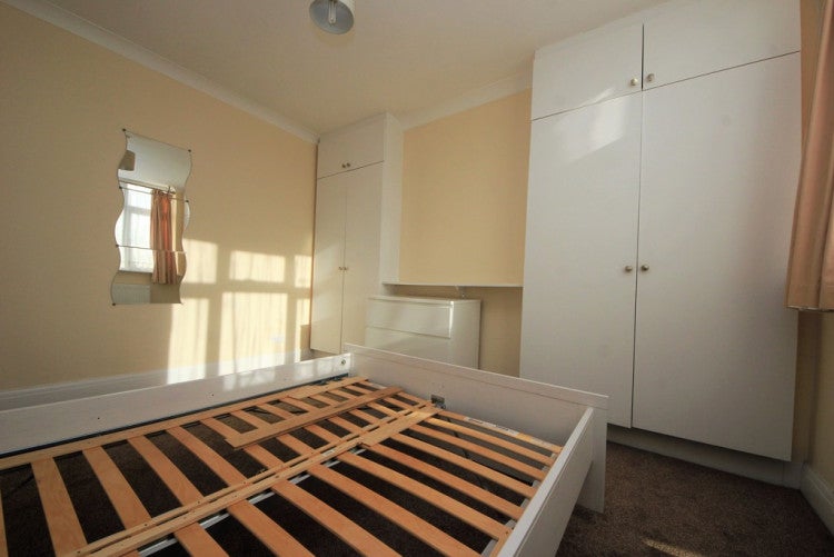 Flat Hillfield Avenue in Greater London
