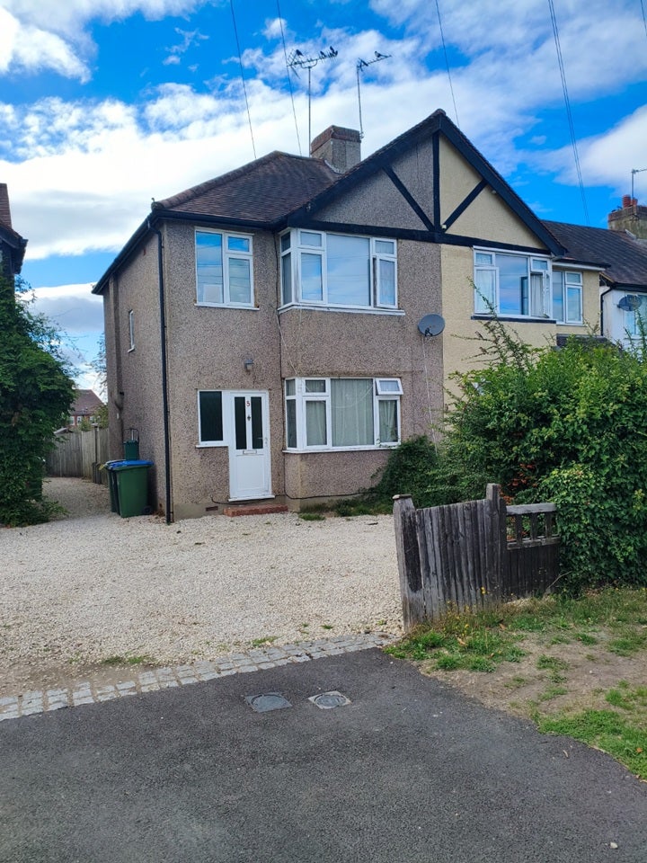House Telegraph Lane in Elmbridge