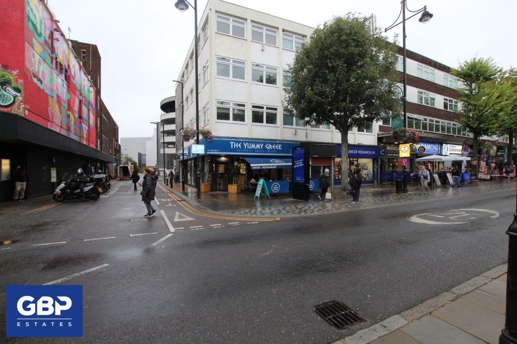 Flat Havana Close in Greater London