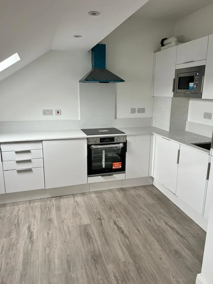 Flat The Crescent in Greater London